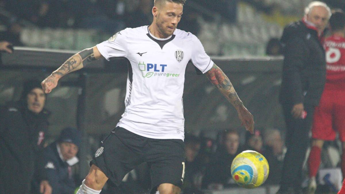 Calciomercato, il Cesena annuncia la firma di Caturano