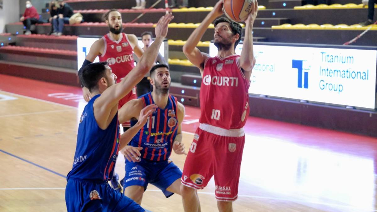 Basket B: RivieraBanca sul velluto a Roma, l'Andrea Costa cade nel finale