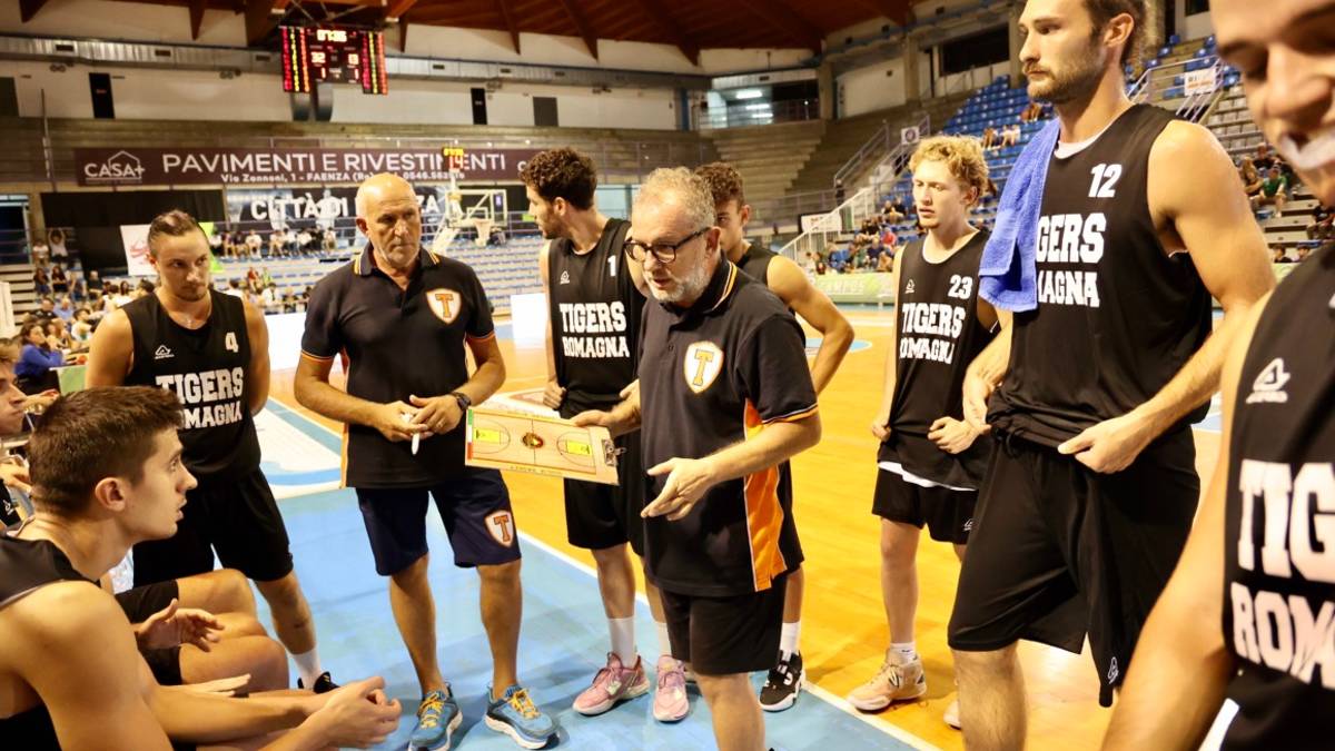 Basket B domenica Tigers-Firenze: ingresso gratis per il pubblico