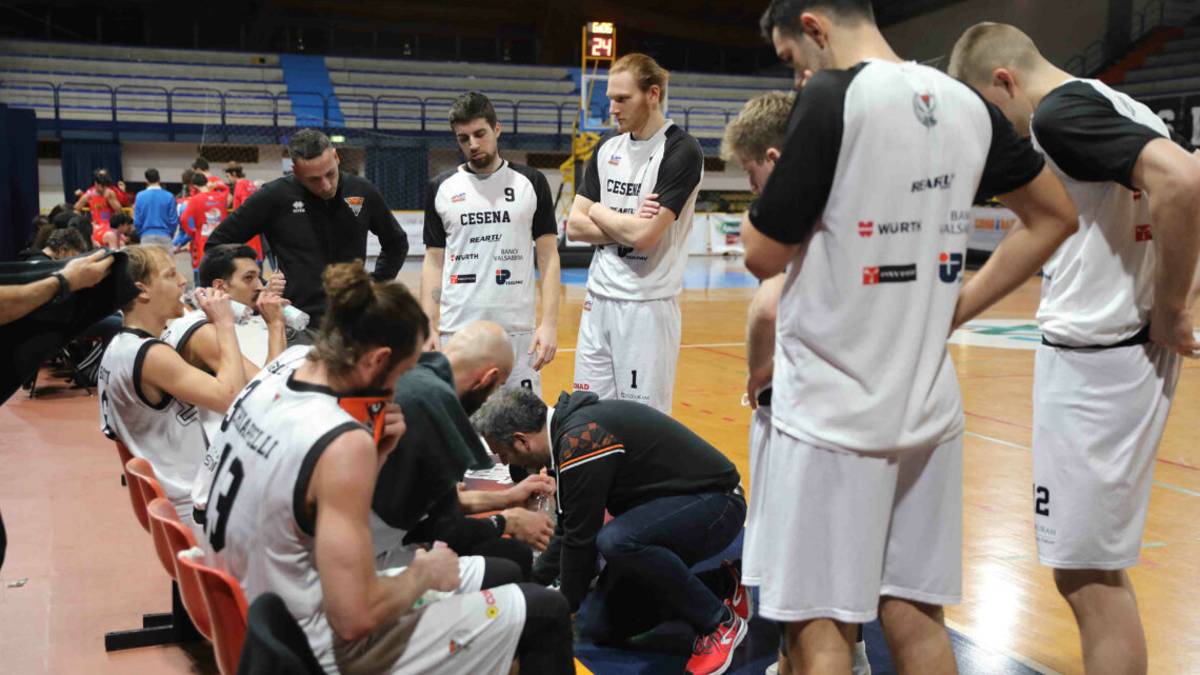 Basket B, inedito lunedì in campo a Chiusi per i Tigers Cesena