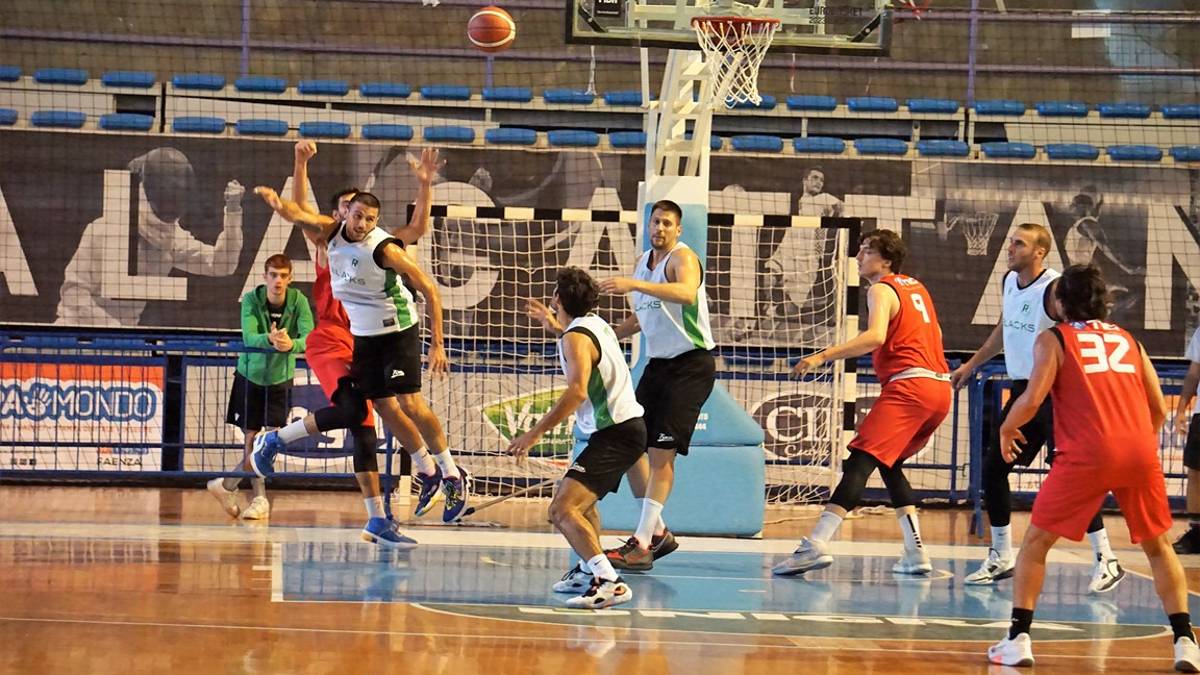 Basket B, i Blacks vincono l'amichevole con l'Andrea Costa (70-56)