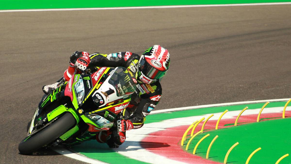 Superbike, la seconda manche a Rea e Rinaldi chiude ottavo