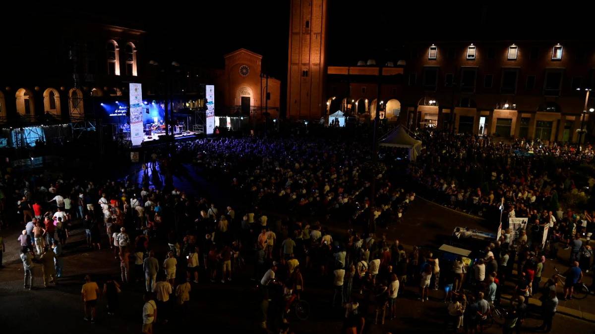 “Cara Forlì” fa ballare e cantare la piazza FOTOGALLERY