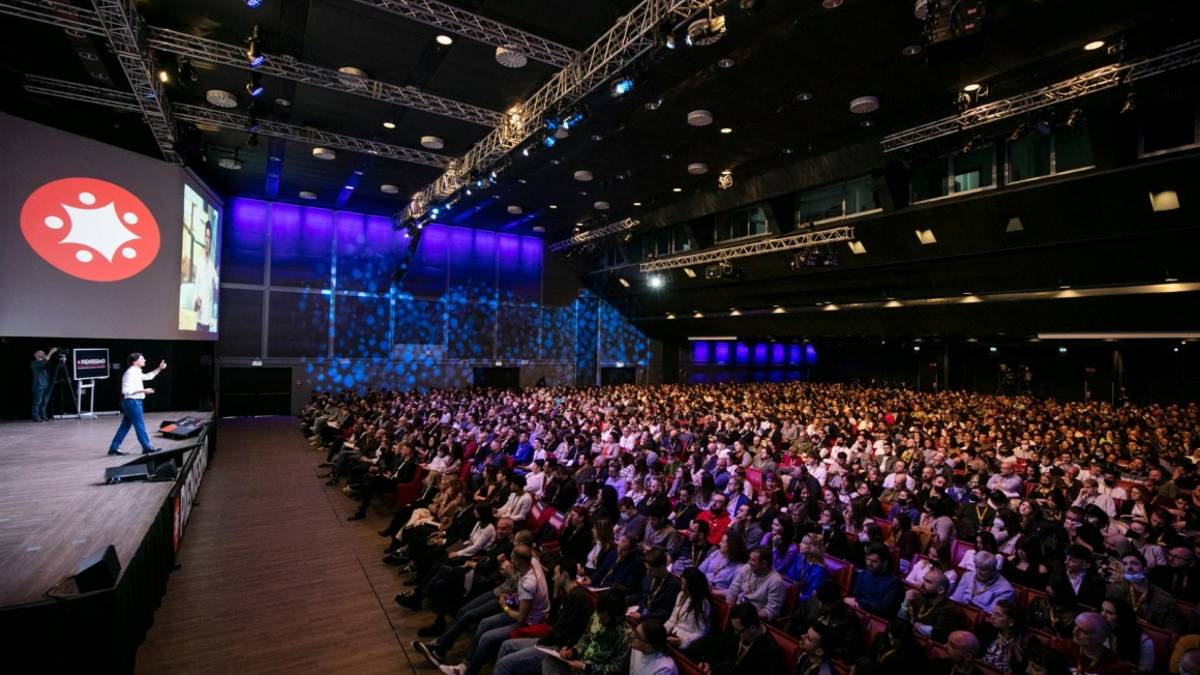 Lavoro, Camerieri venditori: il 3 novembre corso a Riccione con 1.500 ristoratori