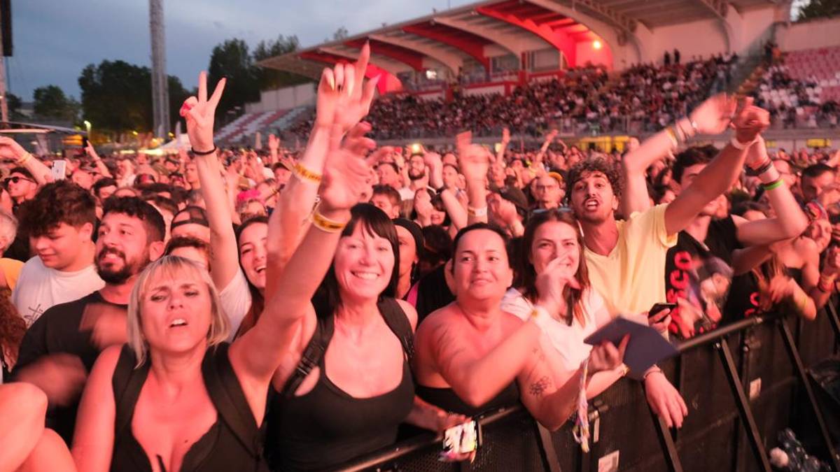 Il popolo di Vasco a Rimini annuncia: Sì, l'estate è davvero iniziata - Gallery