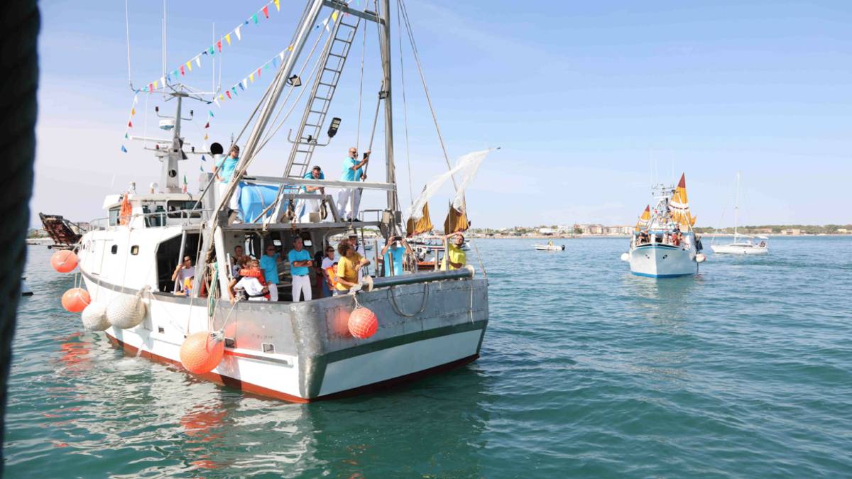 Cesenatico, le suggestive immagini della processione in mare - Gallery