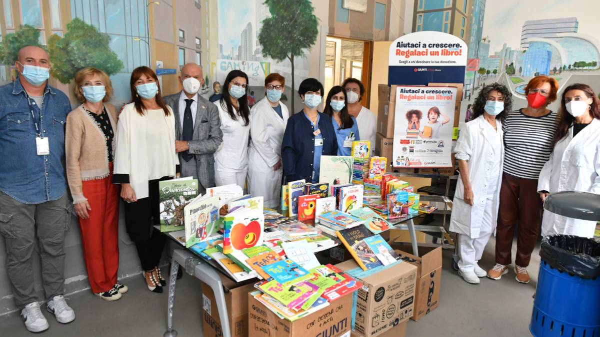 Cesena, 750 libri a Pediatria da Giunti, Lions e Formula Servizi