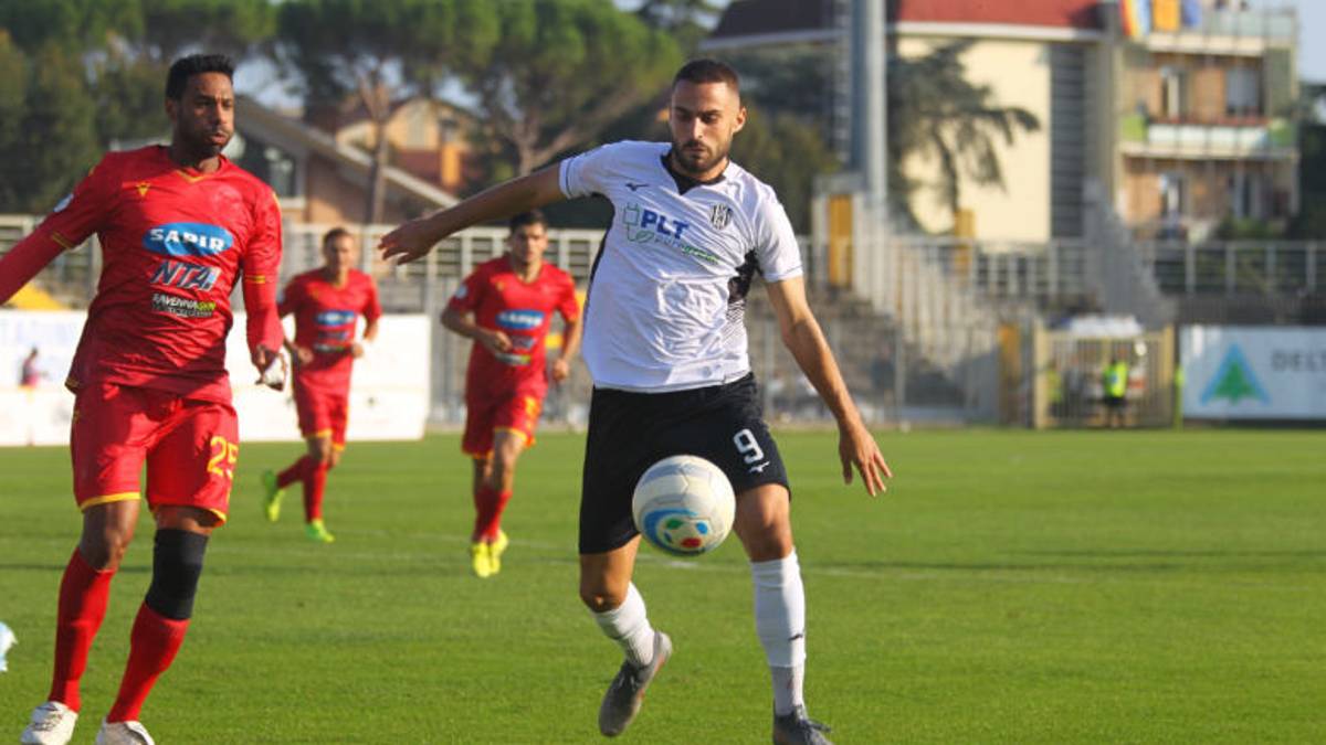 Calcio, Cesena-Ravenna anticipata a sabato 14 alle 15