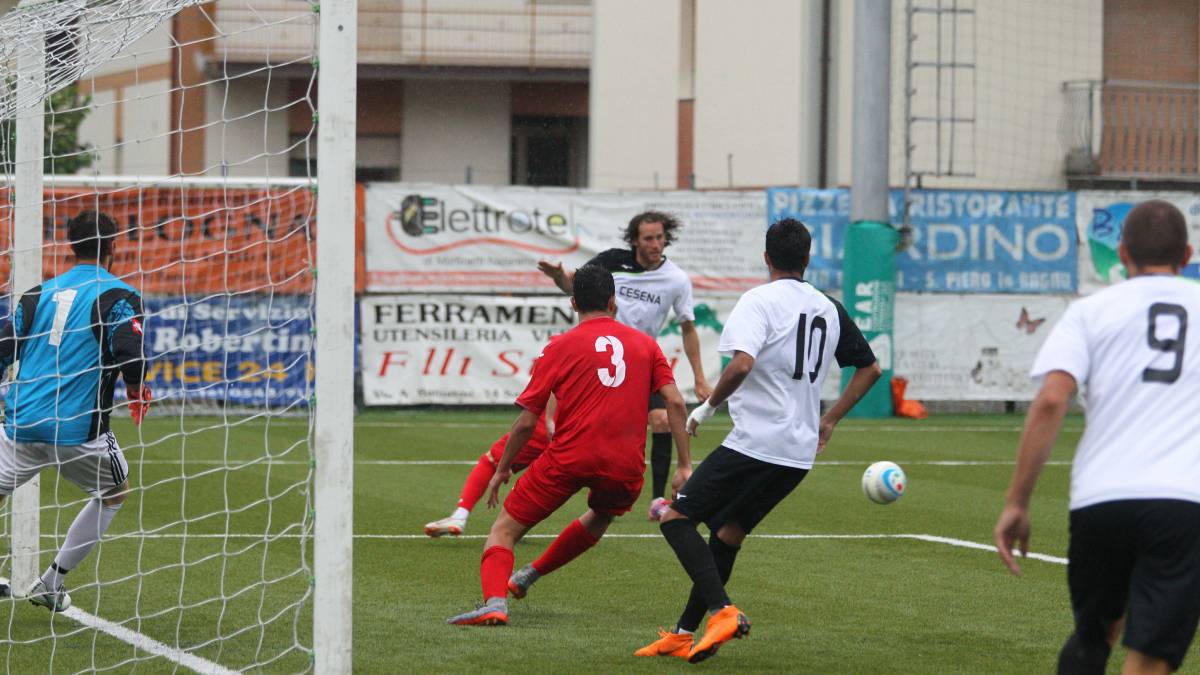 Calcio serie C, valanga Cesena: 16 gol alla Sampierana