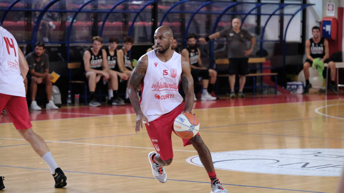 Basket A2, una buona Naturelle sconfitta di misura a Ferrara