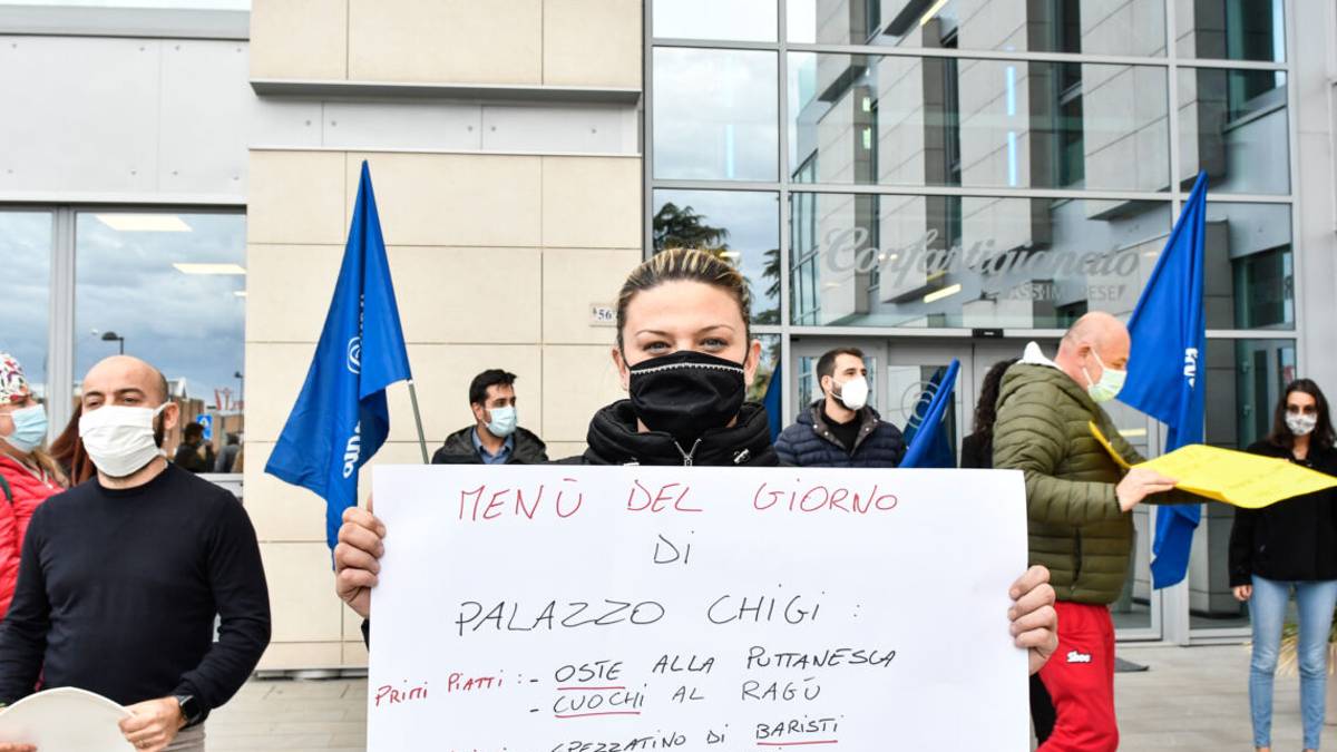 Imola, bar e ristoranti scatta la protesta. Non siamo untori