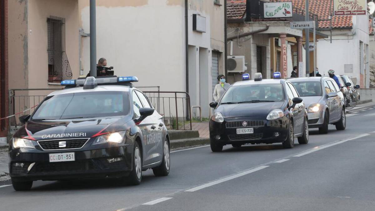 Mezzano, litiga con l'amico e gli spara con un fucile subacqueo