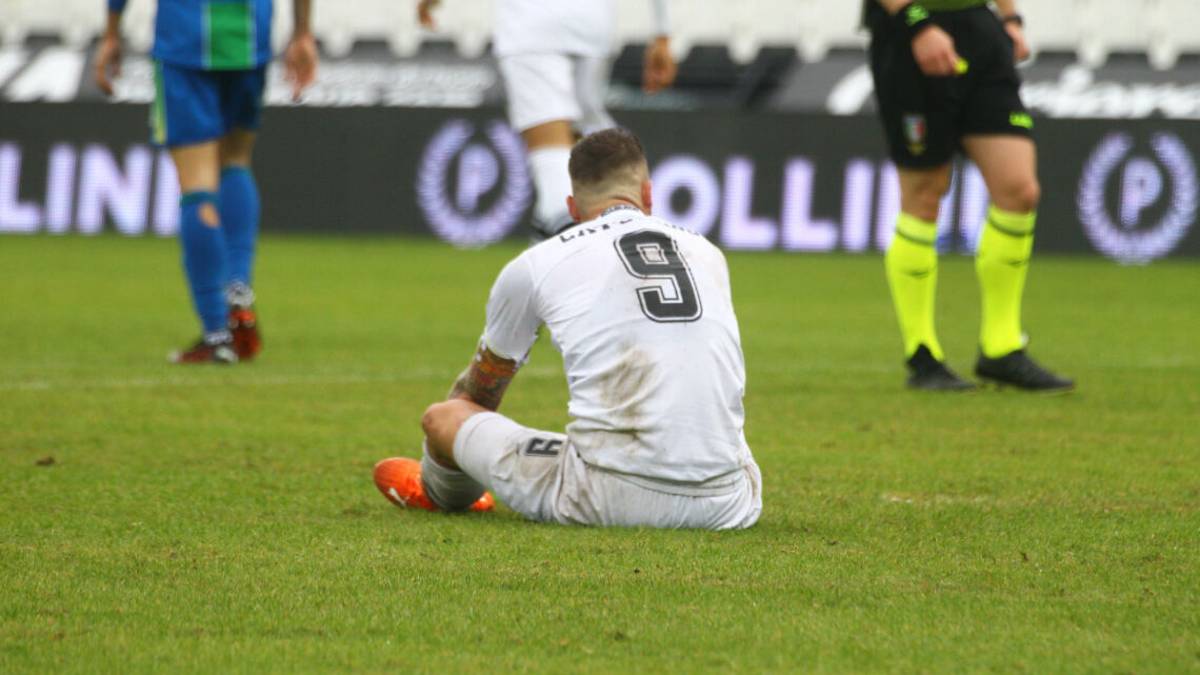 Calcio C, visita specialistica per Caturano a Roma