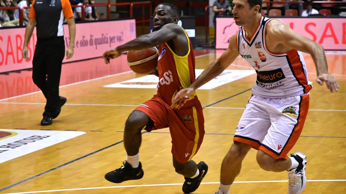 Basket A2, biglietti OraSì-Unieuro: De Andrè aperto anche domenica mattina