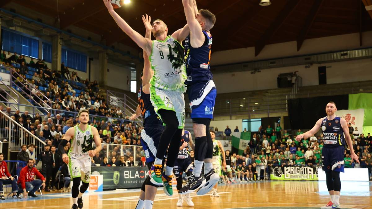 Basket B, Garelli: Blacks contratti, ma i play-off sono così - Gallery