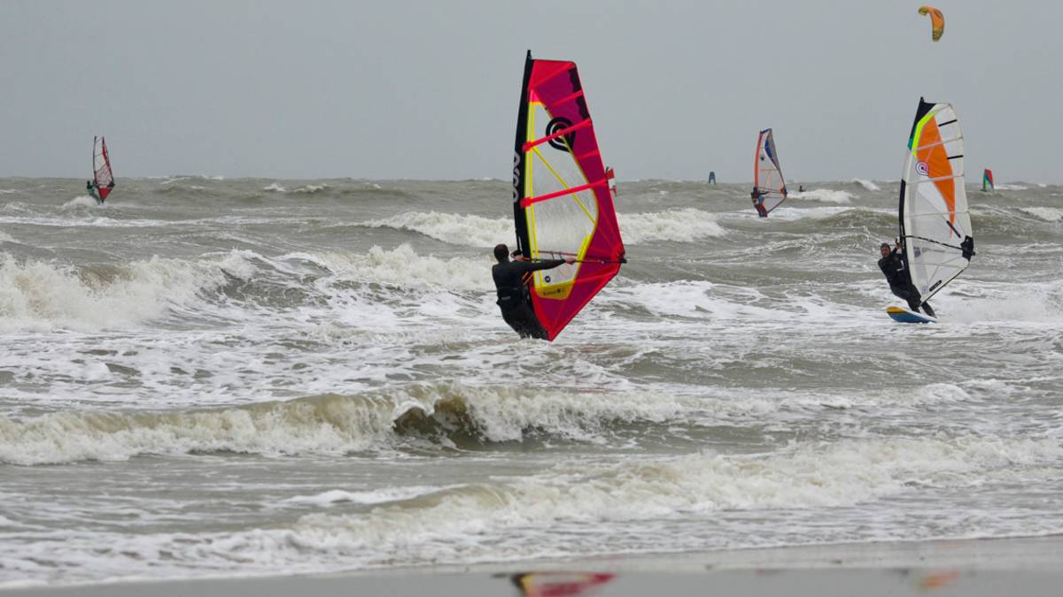 Ravenna, chi ha detto che è brutto tempo? Di sicuro non gli assi del windsurf