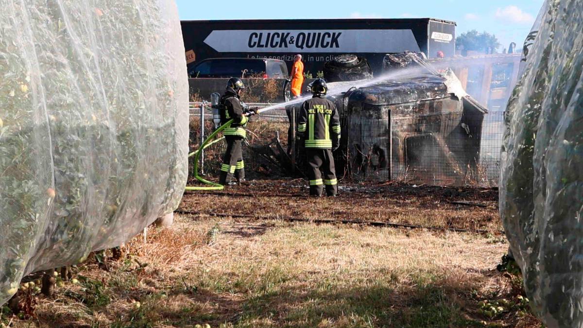 Incidente e camion a fuoco: autostrada A14 in tilt tra il casello Rubicone e quello di Cesena