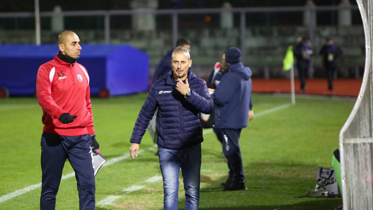 Calcio C, l'Imolese alle 14.30 a Montevarchi per difendere i play-out. Antonioli: «Sarà una gara sporca»