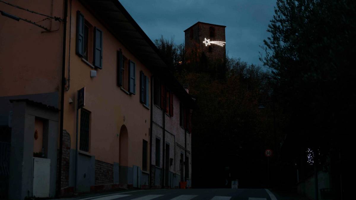 Cesena: una stella cometa sulla Torre di Roversano