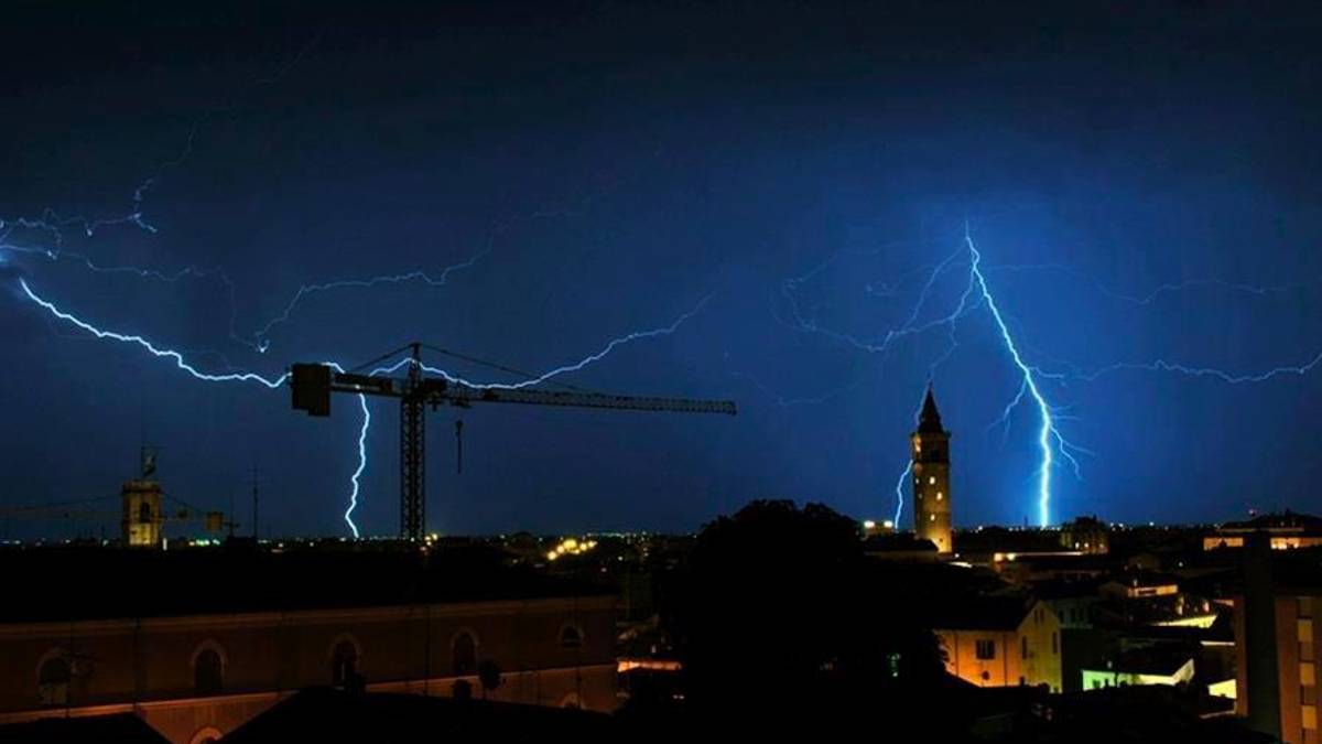 Romagna. Allerta meteo con temporali di forte intensità e possibile erosione sulla costa
