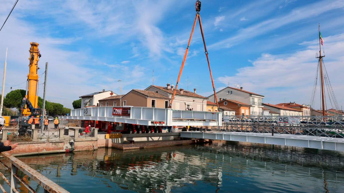 Cesenatico, il varo del nuovo “Ponte del Gatto” VIDEO