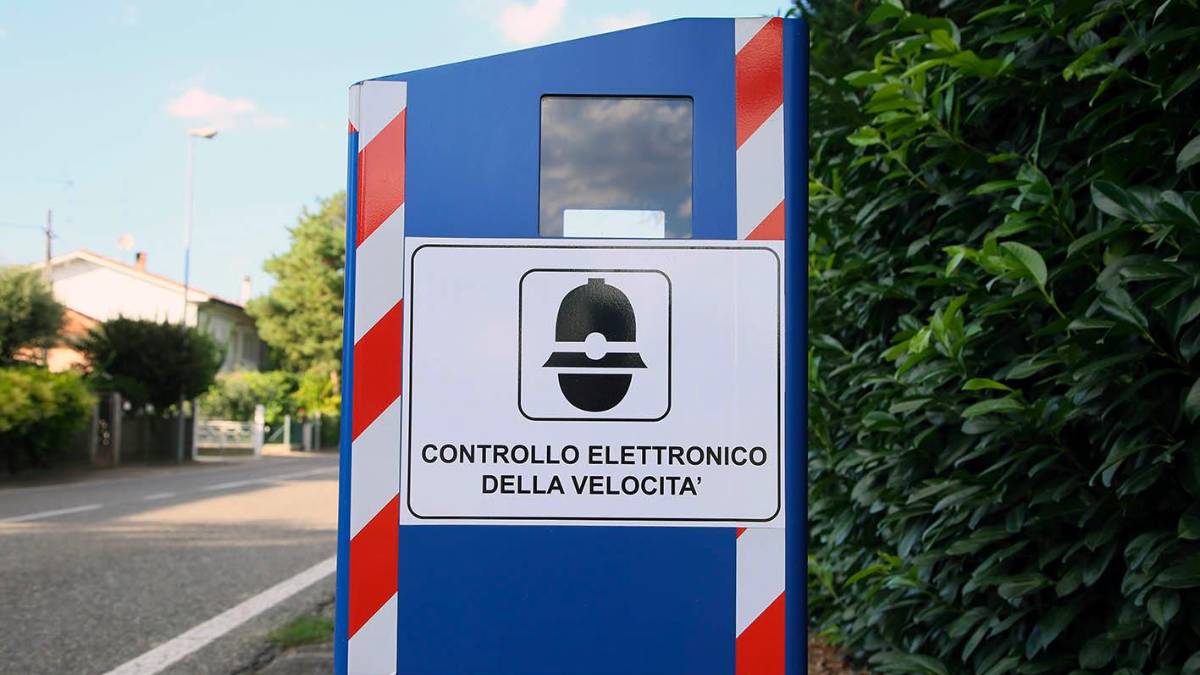 Riccione. Distrugge l’autovelox e risarcisce il Comune con 47.500 euro