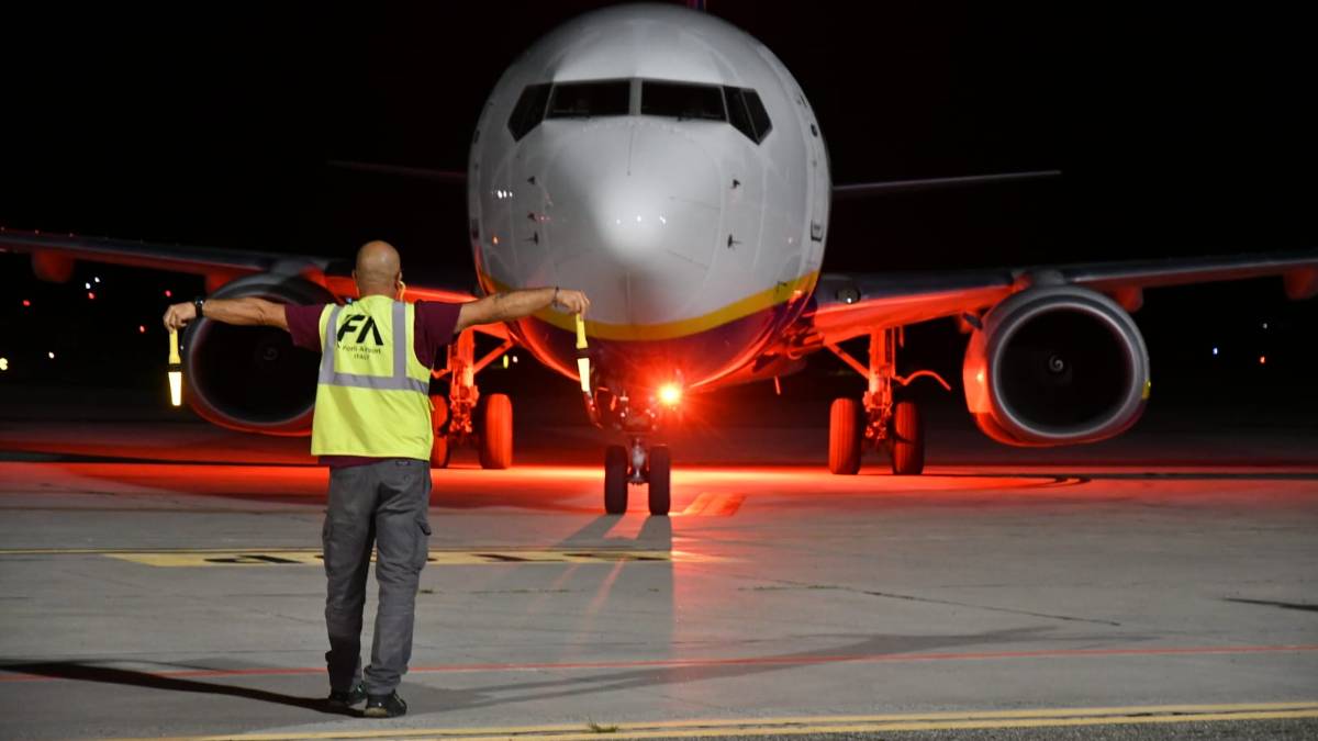 Forlì. Arrivato da Katowice il primo volo Ryanair atterrato al Ridolfi