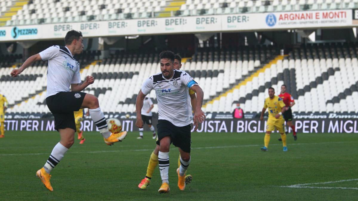 Calcio C, verso il Cesena è positivo un tesserato della Vis Pesaro