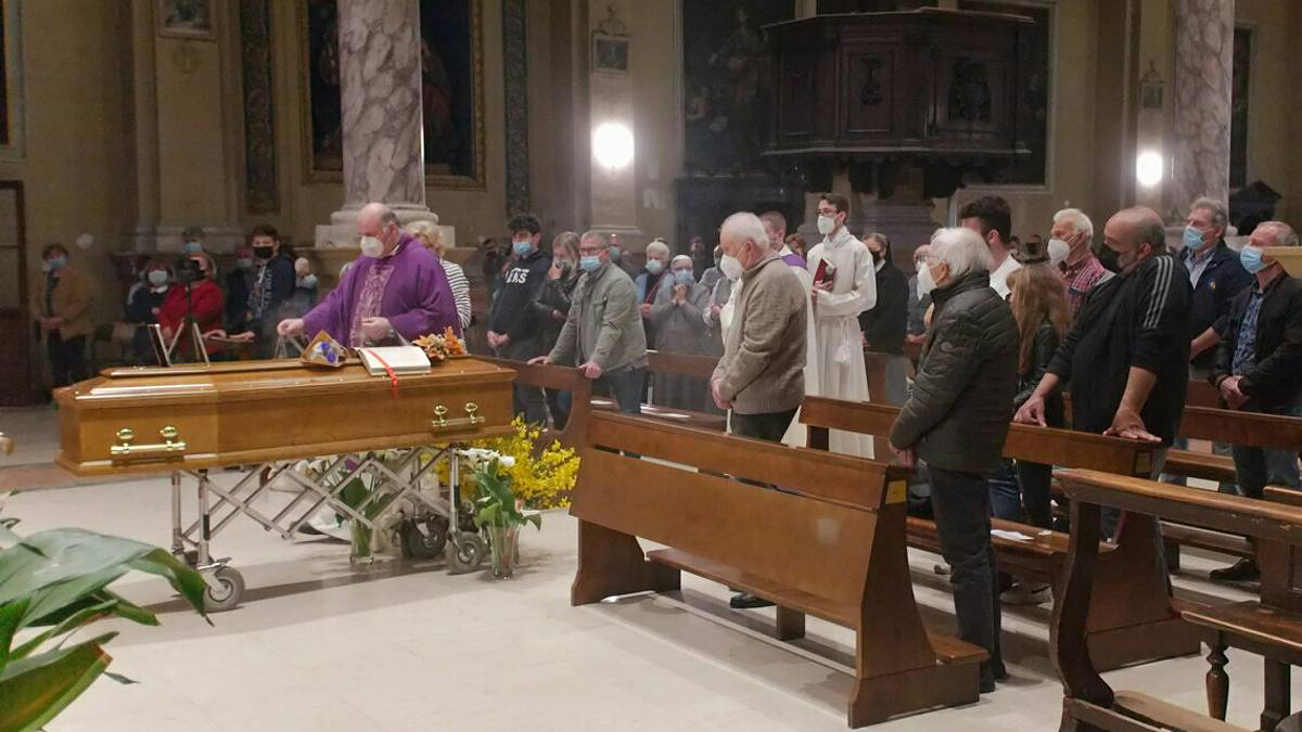 Bagnacavallo, funerali di don Bandini