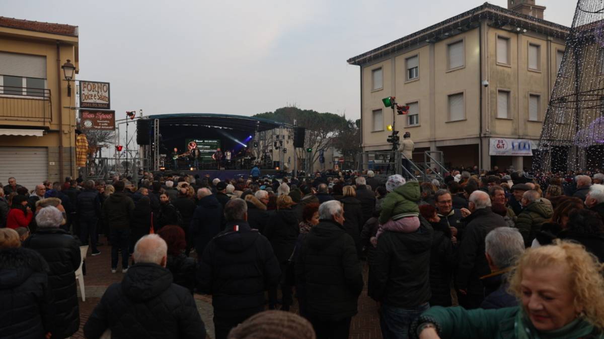 Gatteo, piazza piena per il concerto di Capodanno - Gallery