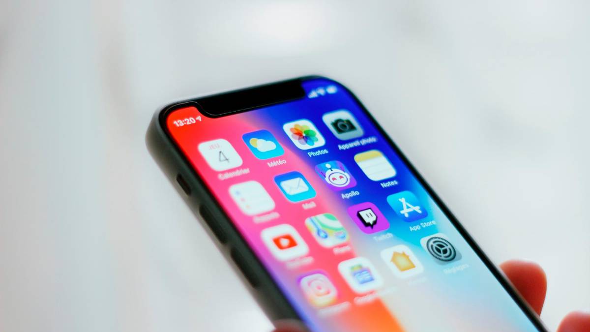 Squilla il telefono, attenti allo “spoofing”: numeri clonati per rubare dati sensibili, fenomeno in crescita a Rimini