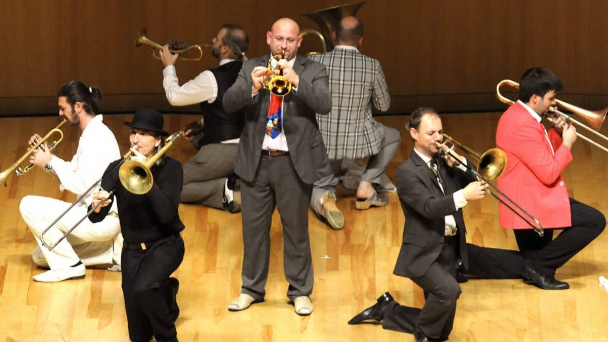 La funambolica brass band &nbsp;Mnozil Brass a Bologna