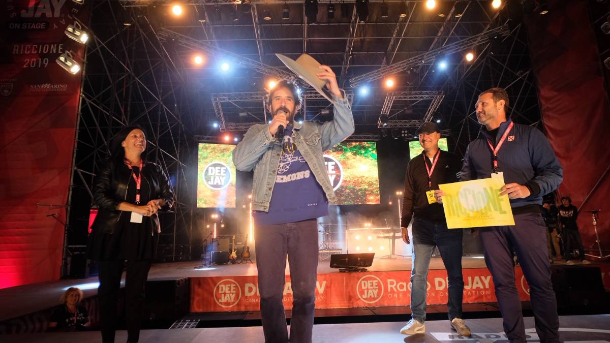 Con Paradiso a Riccione torna l'estate. Tosi: Sei uno di noi