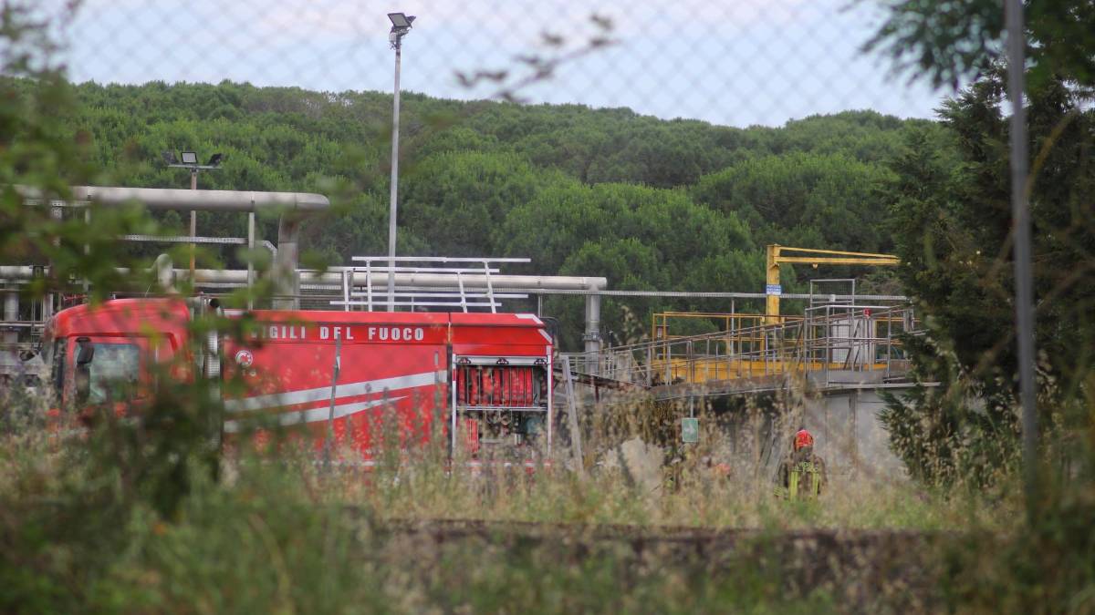 Ravenna. Incendio al depuratore spento dai vigili del fuoco. Attività ridotte del 30%