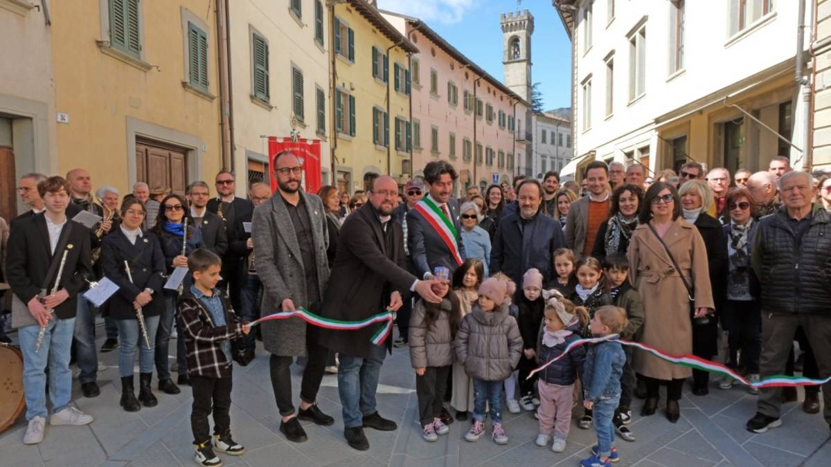 San Piero in Bagno, inaugurata la nuova via Garibaldi. Il sindaco: Ora occupiamoci delle vetrine vuote