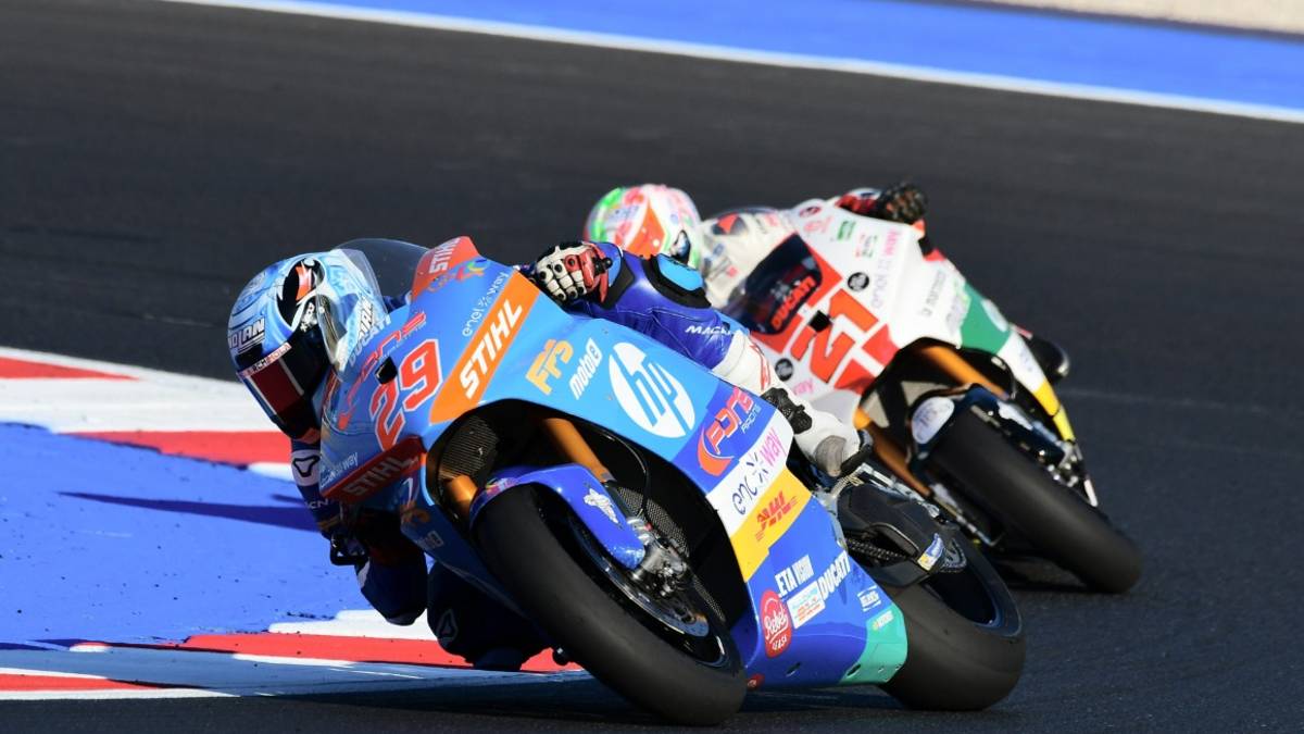 MotoE a Misano: Spinelli vince gara-2 davanti a Garzo a Casadei