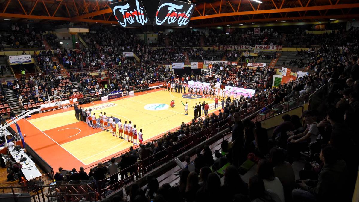 Un’immagine del Pala Galassi, la casa dell’Unieuro Forlì