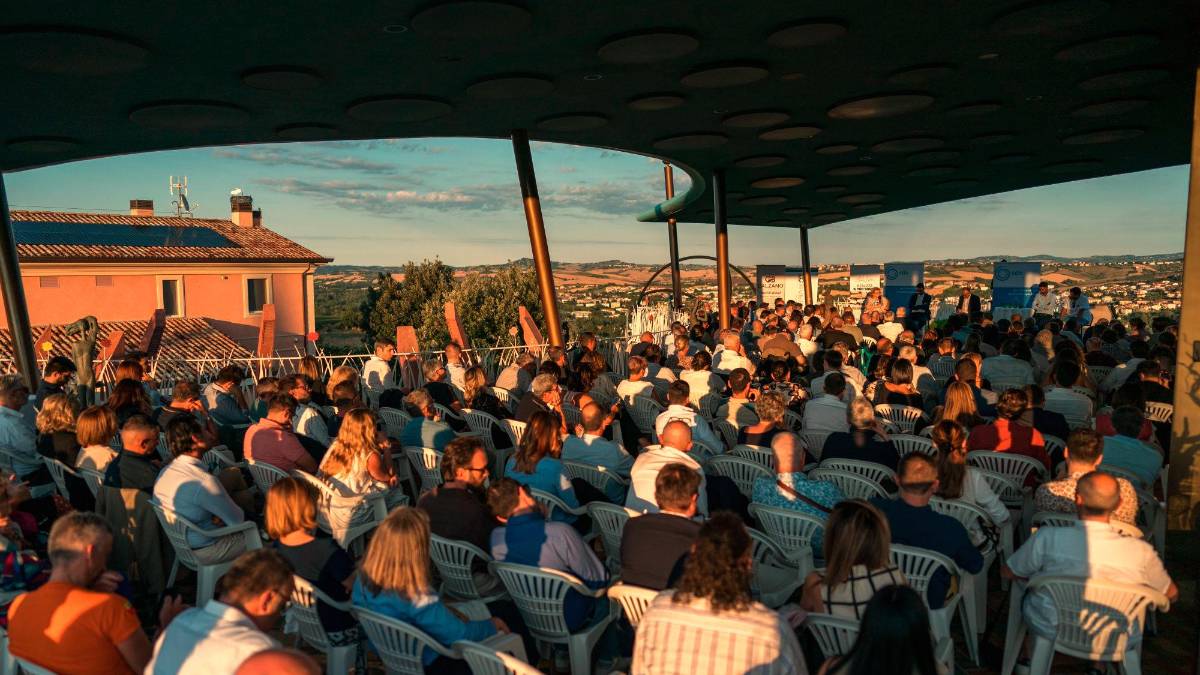 San Giovanni in Marignano. La Cdo festeggia 40 anni alla Tenuta Del Monsignore con il “papà” della valvola Charlotte