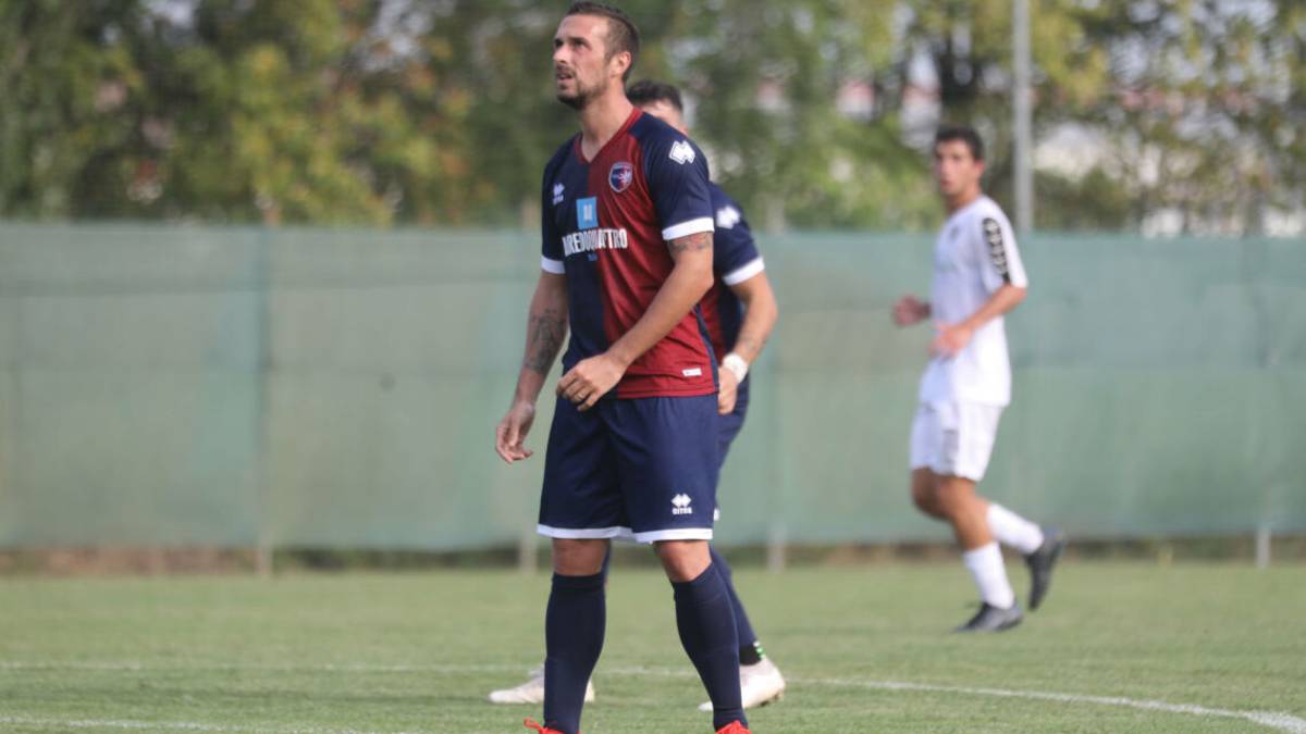 Calcio C, una giornata di stop all'imolese Polidori