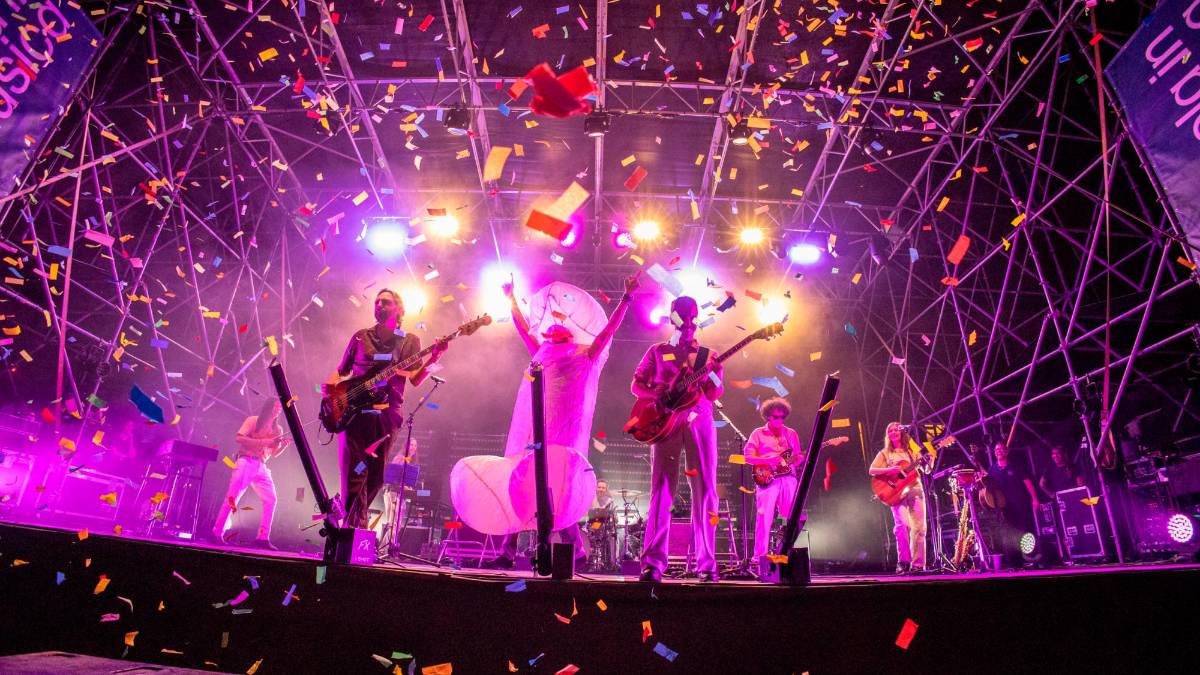 Il concerto di Colapesce Dimartino sul palco di Imola in musica foto MMPH