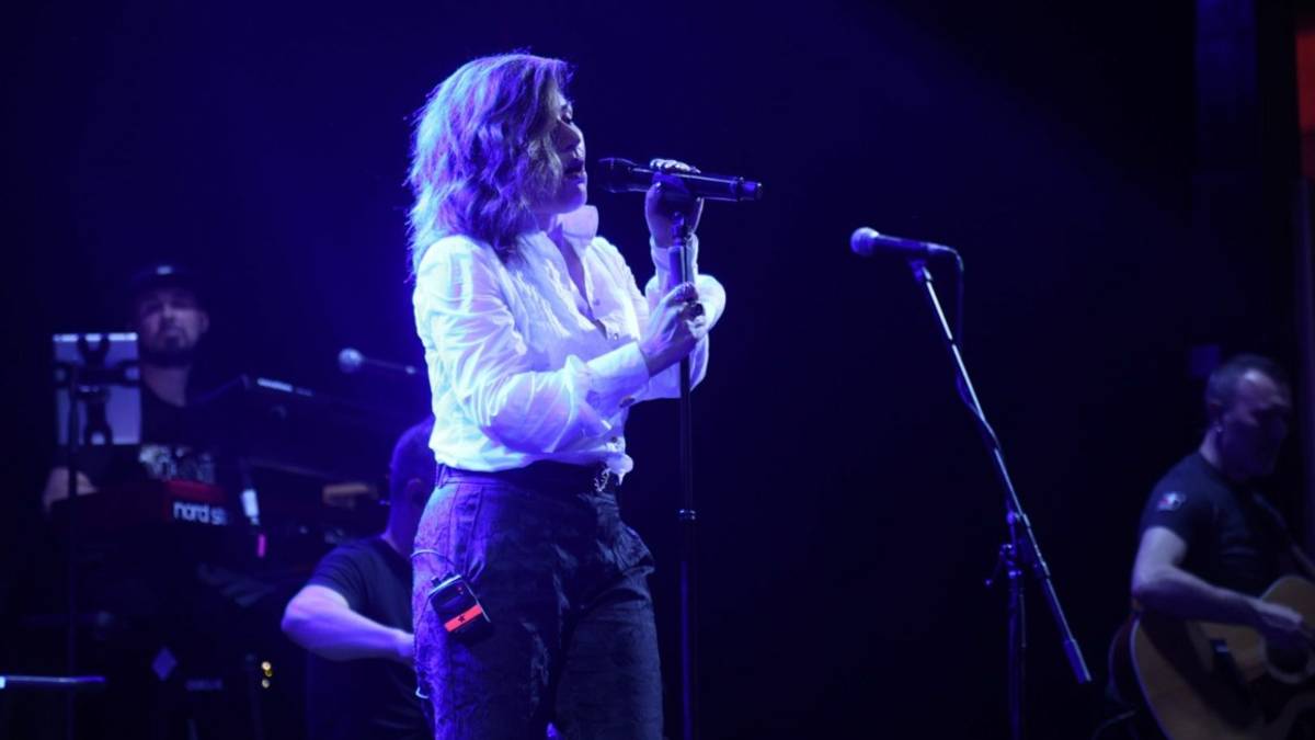 Notte Rosa 2022, Giusy Ferreri è la colonna sonora di Cesenatico VIDEO