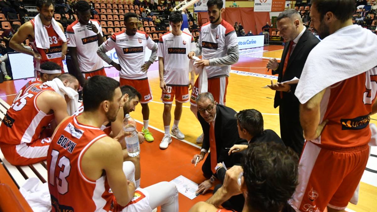 Basket A2, rinviata per Covid anche Stella Azzurra Roma-Unieuro Forlì