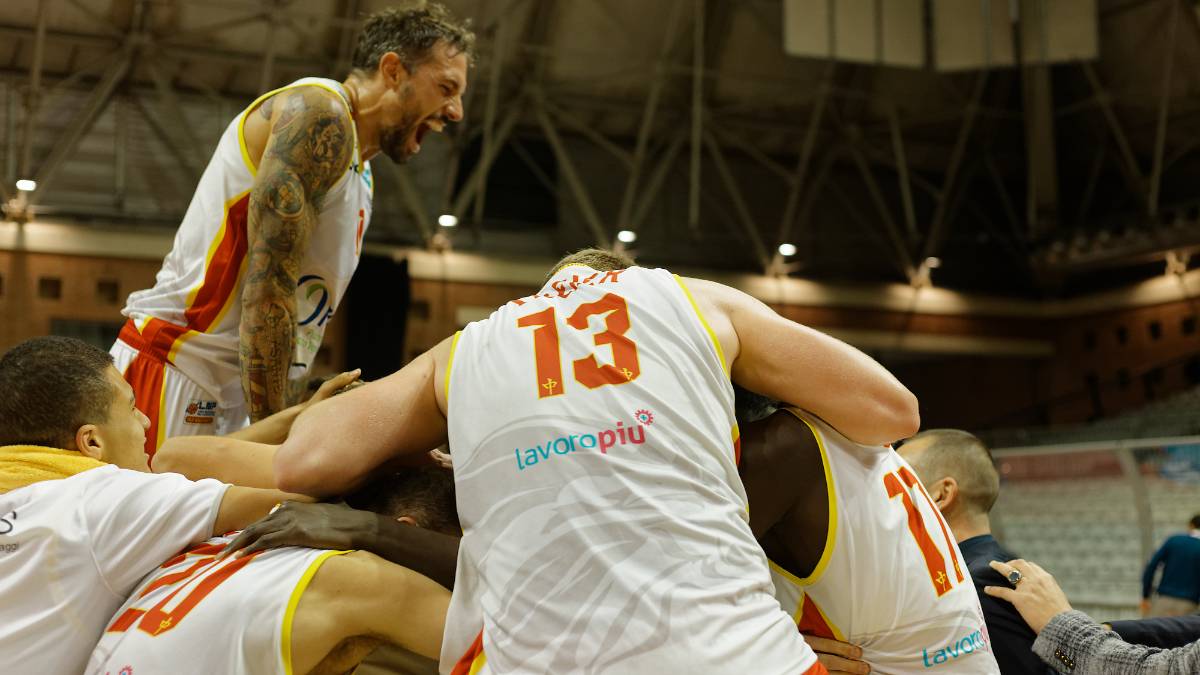 Basket, sconti speciali per OraSì-Orzinuovi