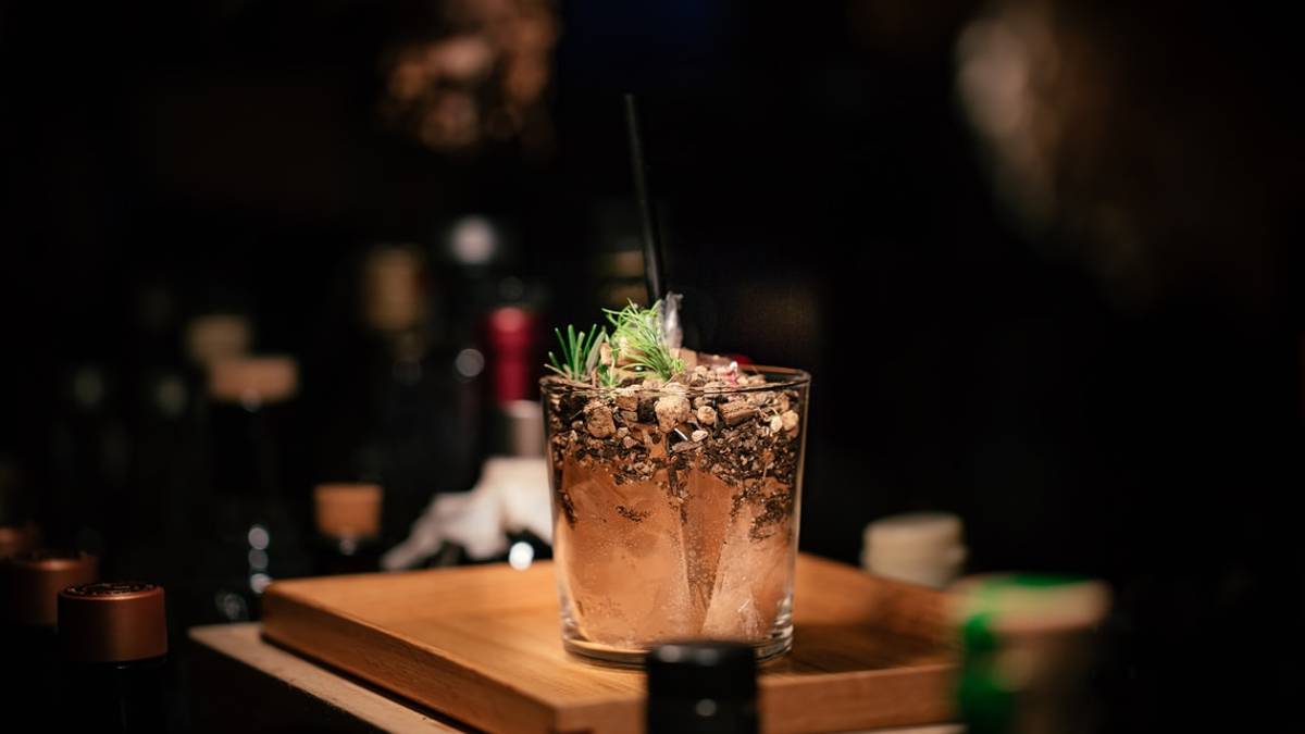 Rimini, cocktail alcolico a una minorenne: multa a un locale del centro