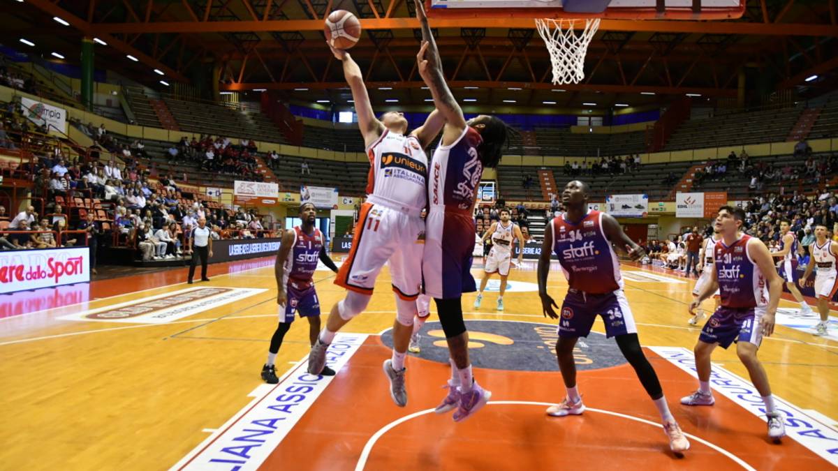 Basket A2, Unieuro, la Fortitudo e la voglia di arrivare fino in fondo