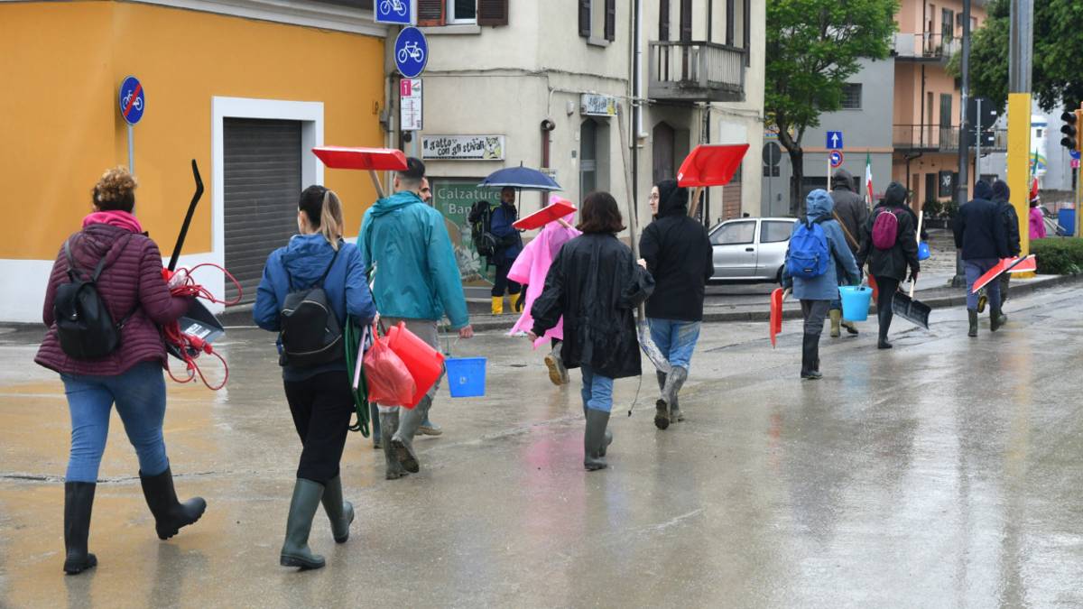 Alluvione a Forlì, sosta gratis in tutti i parcheggi con strisce blu