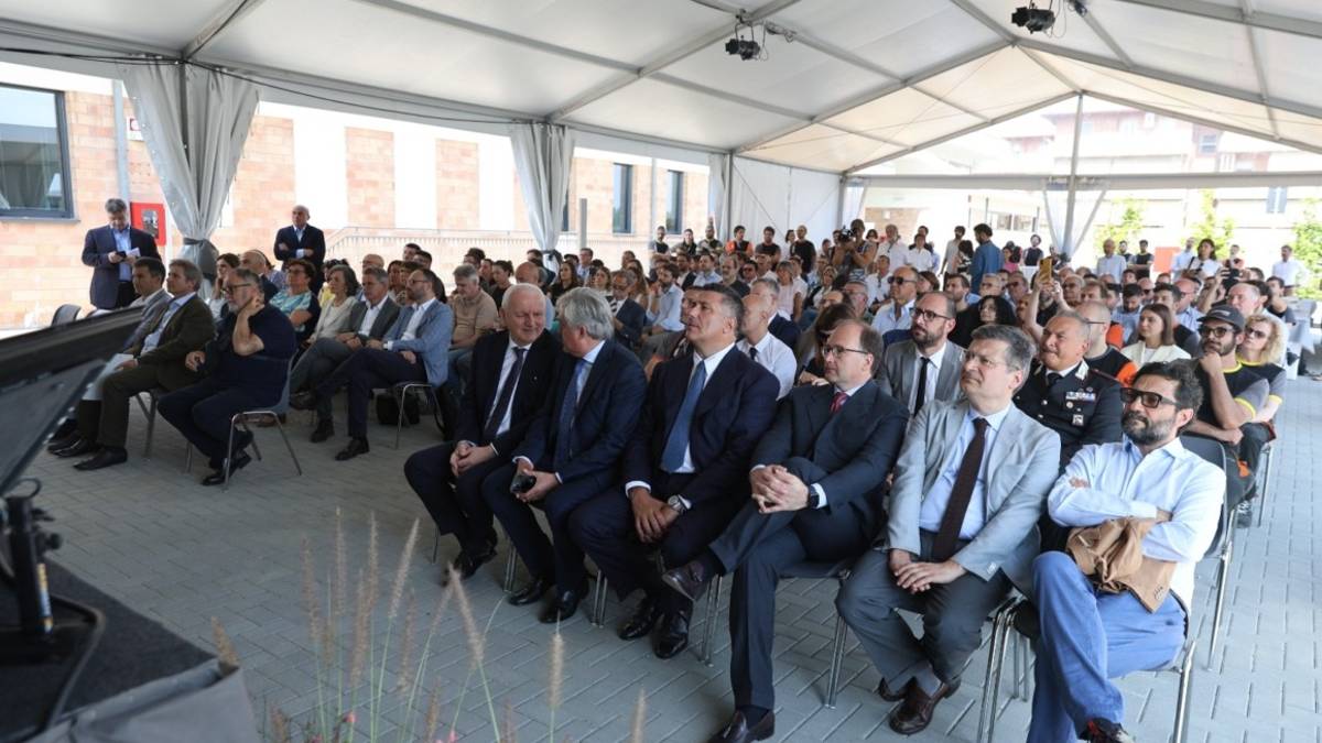 Cnh inaugura lo stabilimento di Cesena e dona 500mila euro alla Protezione Civile - Gallery