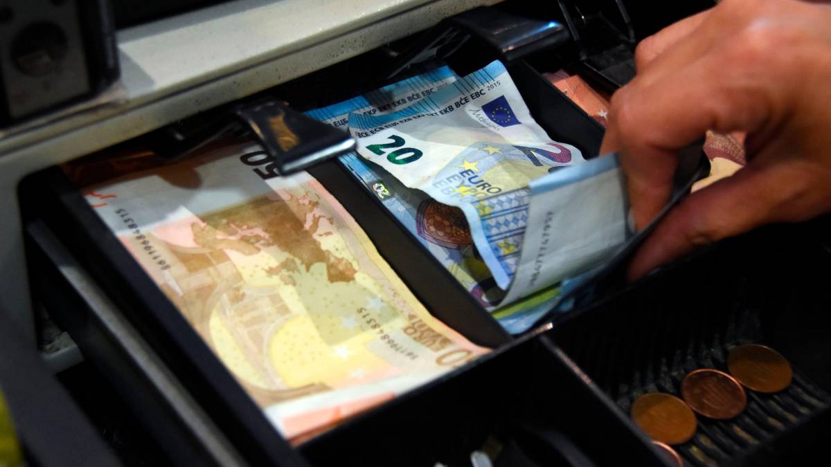 Forlì, soldi trovati in strada: si cerca il proprietario