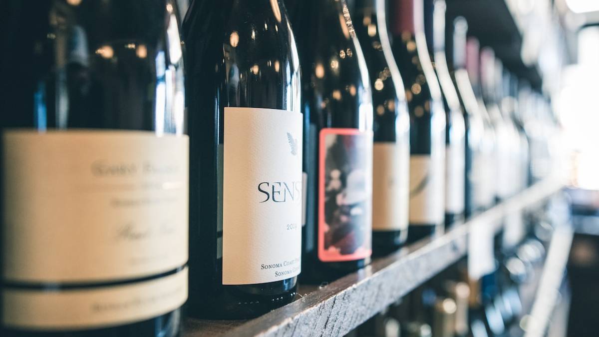 Imola, prima deruba l'osteria, poi ci ripensa e lascia i soldi nella buchetta della posta