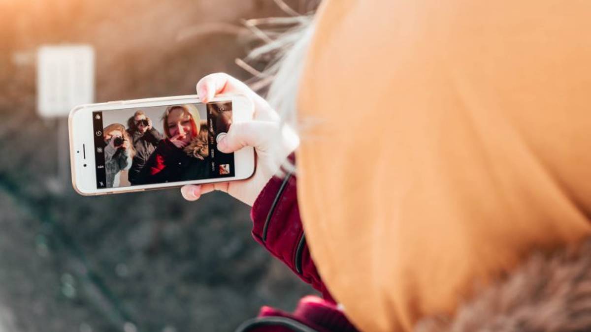 Affetti collaterali: se sui social lei è diversa